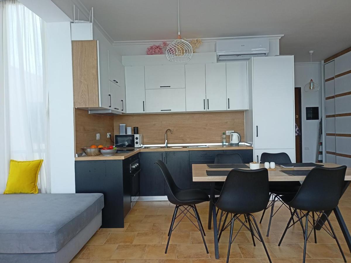 Apartman Dagmar ดูร์เรส ภายนอก รูปภาพ